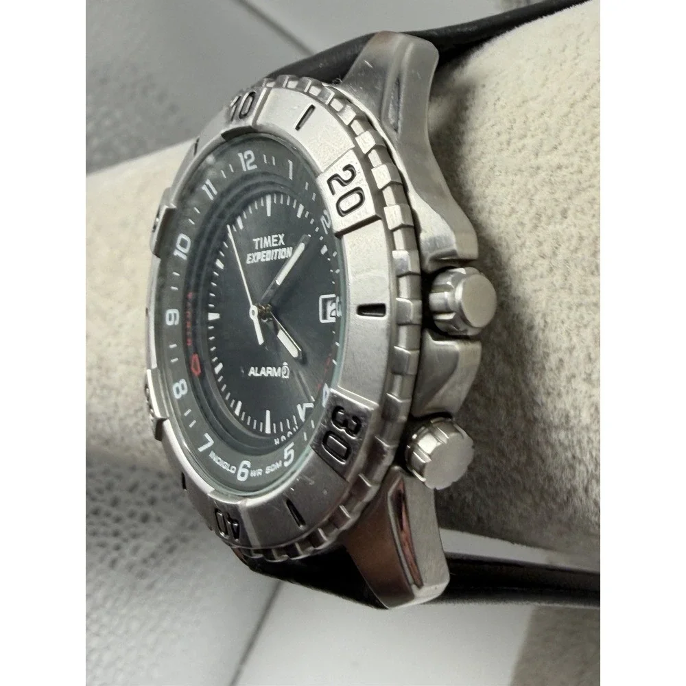 Timex Shenmue New Battery 2006 Mens Watch 42MM 8